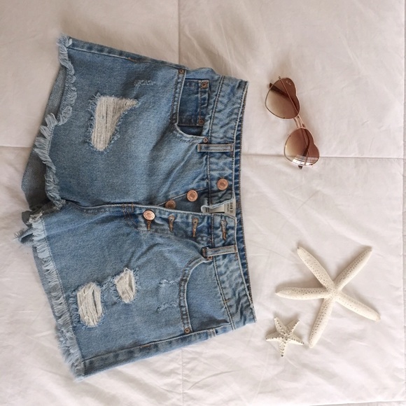 4-button fly daisy dukes (jean shorts) - Picture 2 of 6